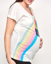 Load image into Gallery viewer, Lipstick Maternity T-shirt